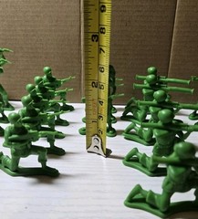 28 Disney Pixar Toy Story Green Army Men TB64