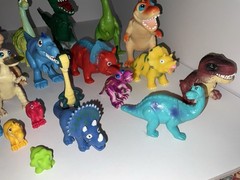 Mixed Lot 20 colorful dinosaurs Toy Figures Vinyl & Plastic