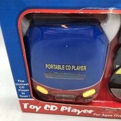 Classic Toy Portable CD Player Ages 3+ 4 Discs 150 Songs & Light Children’s NEW