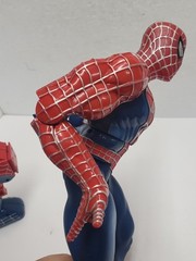 *WORKS* Marvel 2002 SpiderMan Kicking Punching 13″ Hero Action Figure Tobey