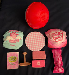 MGA MINIVERSE Make It Mini Valentine’s Day Series 2 HEART DONUTS Figure Ball