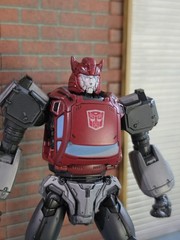 Threezero Transformers Cliffjumper Comic Book Edition MDLX Action Figure
