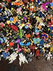 LOT OF 20+LBS OF ROBLOX FIGURES PARTS & PIECES