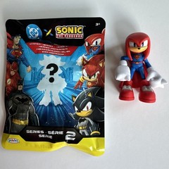 DC SUPERHEROESxSONIC Figure Series 2 Superman Knuckles 2.5″ Mystery Bag *See des