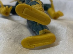 Marvel Legends Spider Man: Retro Collection Electro Retro Figure