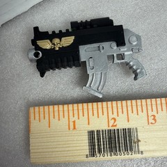 JOYTOY Warhammer 40k Horus Heresy Space Marine Bolter + Weapons Set Stand