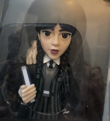 Minix Collectible Figurines Wednesday Addams With Thing #123