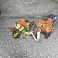 Primal Clash Dino Commander Beast Taming Squad Triceratops & Mammoth w Saddles