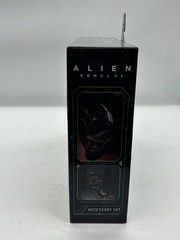 NECA Alien Romulus & Accessories Kit + Box Action Figure Model Collectible