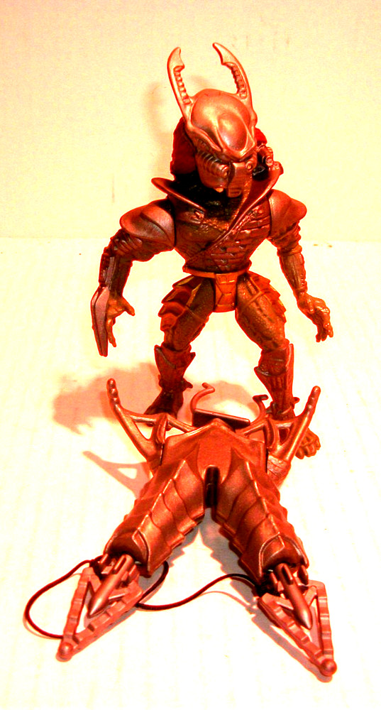 Aliens vs Predator Scavage 5.5″ Action Figure Near Complete Kenner 1993