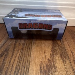 DreamWorks How to Train Your Dragon Figure Set: Hiccup, Toothless, LightFury Box