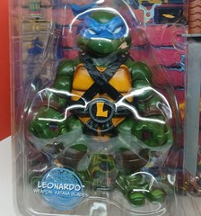 Mondo Teenage Mutant Ninja Turtles LEONARDO 8″ Soft Vinyl Figure (CARD CUT DOWN)