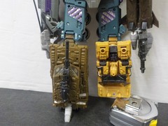 G529 Transformers Unite Warriors/Combiner Wars UW-07 Bruticus -foot