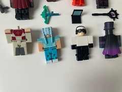 R0BL0X Toys Action Figures Lot Of 10 Figure Pack & Accessories NO CODES