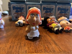 KIDROBOT FAMILY GUY FREAKIN’ SWEET MINI SERIES COMPLETE SET OF 8 W/Boxes! MINT!