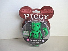PIGGY Roblox Series 1 Dinopiggy 3.5″ Action Figure Roblox DLC Exclusive Code New