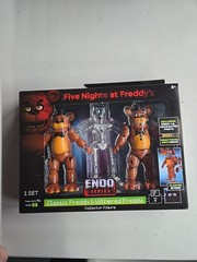Five Nights at Freddy’s Endo Series Classic Freddy & Withered Freddy Jazwares