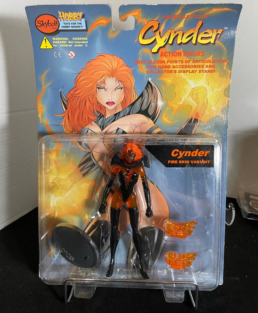 Skybolt Toyz – Immortelle Studios Cynder Fire Skin Variant Action Figure (1998)