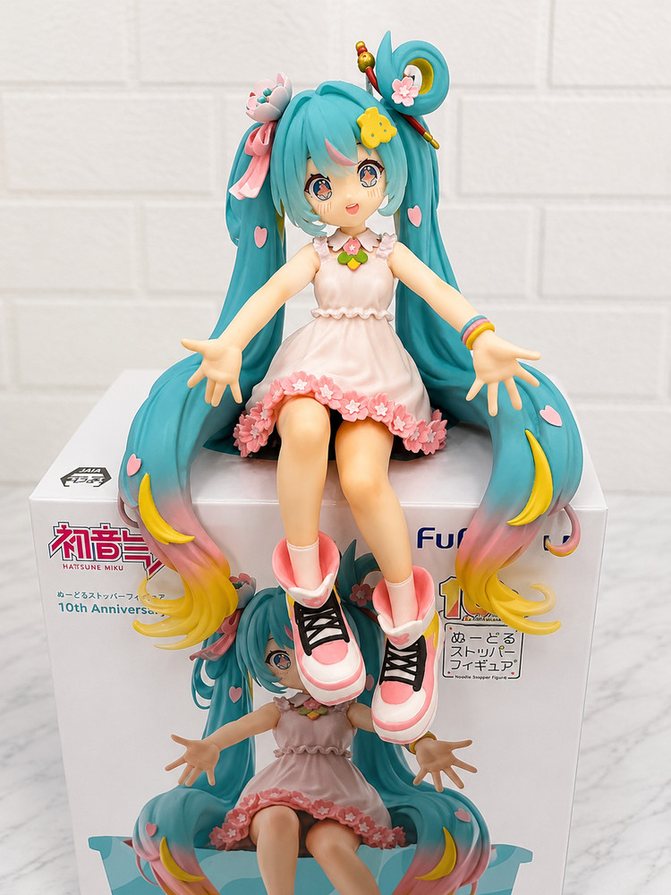 Hatsune Miku 10th Anniversary Noodle Stopper Figure FuRyu New