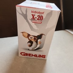 Kidrobot Gremlins BHUNNY Gizmo 4″ Vinyl Figure X-20 80s Retro Toy+ Paw Keychain