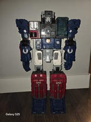 Transformers Titan Returns Fortress Maximus Action Figure