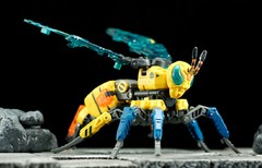 52TOYS Animal BEASTBOX BB-38 GUNPOWDER Wasp Figure Decompression Toy Magic Cube