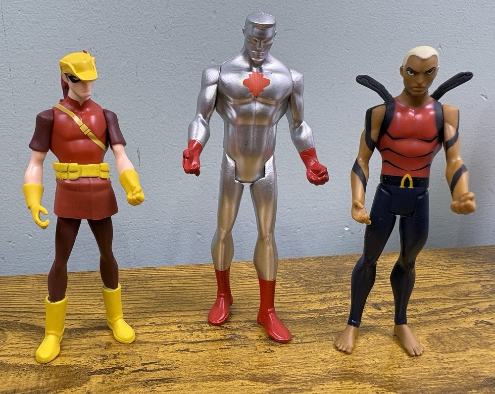 2011 DC Universe Young Justice Robin, Atom, Aqualad Action Figure 4” Mattel