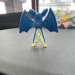 McDonald’s Pokémon Zubat Blue Yellow White Plastic Figurine w/ Yellow Base #24