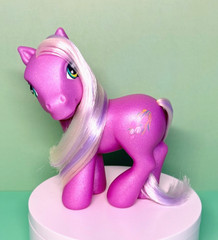 2003 G3 My Little Pony Rainbow Pony 1st Release Wysteria Purple Shimmer MLP