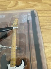 SD Toys Fender Collection Serie 1 – 1/6 Scale Model Fender Stratocaster NIB