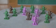 Rare Set of 12 original GIANT brand plastic ALIEN space figures – all poses