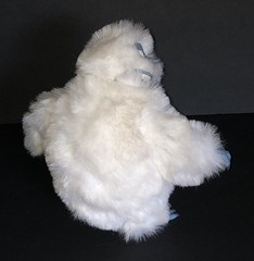 BUMBLE ABOMINABLE SNOW MONSTER Playing Mantis 8″ Figure Rudolph 2000 vintage