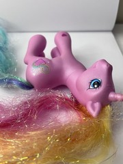 My Little Pony G3 Rarity The Unicorn – 2005 Crystal Princess Rainbow Hair Pink