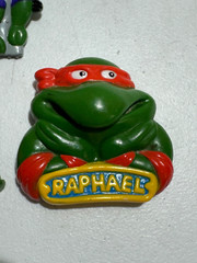 TEENAGE MUTANT NINJA TURTLES BADGE MICHELANGELO RAPHAEL BURGER KING DONATELLO