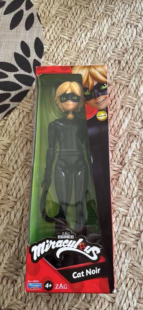 Cat Noir Action Figure Miraculous Ladybug NIB