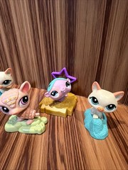 McDonald’s Littlest Pet Shop Happy Meal Toy Lot of 4 Pets w/ Bases Accessories