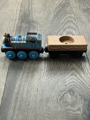 Thomas & Friends Wooden Railway HAPPY BIRTHDAY THOMAS Wood Train Cars Y4501