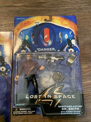 2 NEW Lost in Space Action Figures Sabotage Dr Smith Prof John Robinson 1997 NIP
