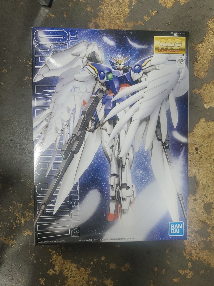 Bandai Master Grade Wing Gundam Zero Mobile Suit XXXG-00W0 Figure