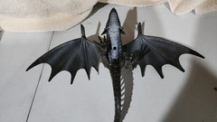 2013 Spin Master How to Train Your Dragon “Defenders of Berk” Skrill Figure