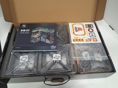 Scene In A Box – SIB 07 INDUSTRIAL DEPOT – Diorama – 1:18 / 1:24 – Fresh Retro