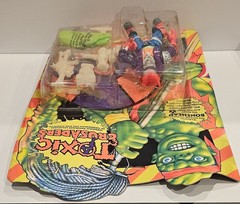 1991 PLAYMATES TOXIC CRUSADERS BONEHEAD FIGURE WITH CARD VINTAGE READ DESC