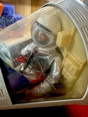 Vintage 1966. Hasbro G.I Joe Official space Capsule Authentic Space Suit USA