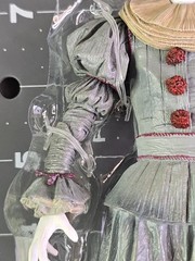 NECA Welcome to Derry Fodder Ultimate Pennywise 7″ Action Figure BODY BUCK