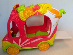 Shopkins Smoothie Truck with Figures and Shoppie Donatina World Vacation Doll