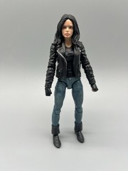 Hasbro Marvel Legends Jessica Jones figure from Man-Thing 6″ Wave Netflix
