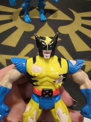 ToyBiz X-Men Battle Ravaged Wolverine 1994 & Mutant Flipping Power Beast 1995