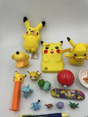 24pc Vintage Pokémon Figure Toy/Collectibles Lot – Unique PLUSH PIKACHU T4