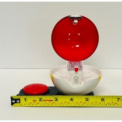 Jazwares Pokemon Surprise Attack Game 4″ Red White Yellow Poke Ball 2021 PKW3165