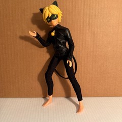 Original 2016 Bandai Miraculous Tales of Ladybug & Cat Noir Fashion Doll – 11″